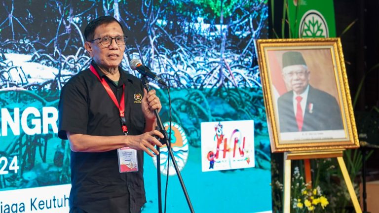 Hari Pers Nasional 2024, Kementerian LHK dan PWI Menanam Mangrove di Taman Wisata Alam Kapuk