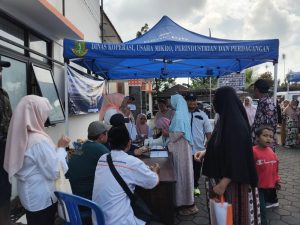 Warga Kecamatan Warudoyong Antusias Serbu Sembako Murah di Pasar Subsidi