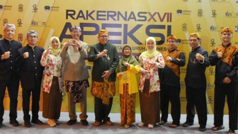 Delegasi Kota Sukabumi Suguhkan Tarian dengan Ornamen Mochi di Rakernas Apeksi XVII Balikpapan