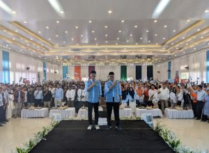 Pasangan Achmad Fahmi- Dida Sembada di Kawal Ribuan Pendukung Daftar Pertama ke KPU Kota Sukabumi