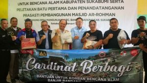 Wabup dan Pj Wali Kota Sukabumi Salurkan Bansos untuk Warga Terdampak Bencana Alam