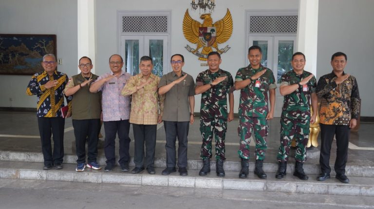 TNI AU Gelar Bakti Sosial di Parakansalak, Sekda Ade: Sebuah Langkah Nyata