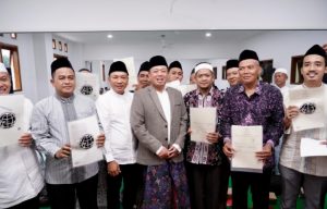 Serahkan Sertipikat di Kudus, Menteri Nusron Tegaskan Pentingnya Redistribusi Tanah yang Produktif dan Berkeadilan