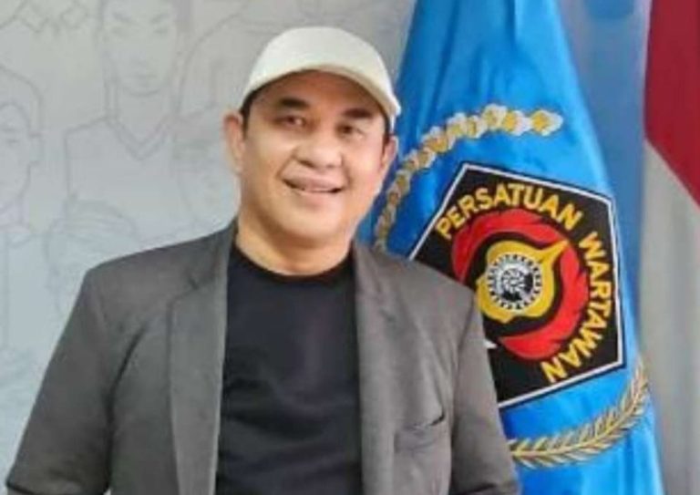 PWI Tengah dalam Pusaran Badai, Tokoh Pers Turun Gunung