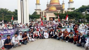 ‎Ratusan Massa Aksi Peduli Palestina longmarch Keliling Kota Sukabumi Kutuk Kekejaman Zionis‎
