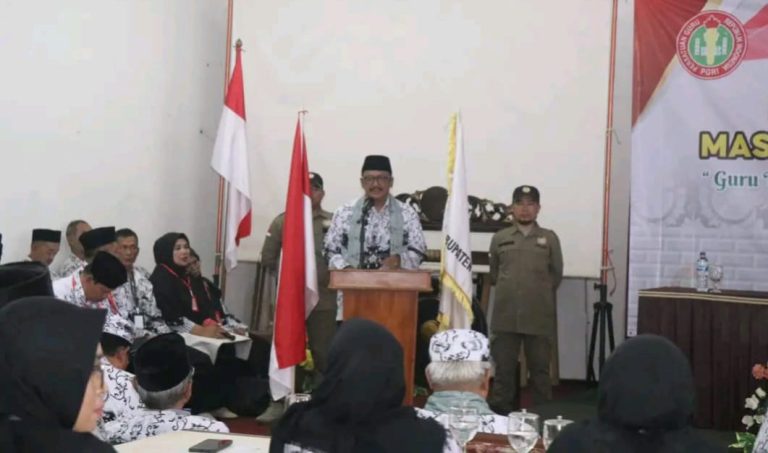 Buka Konferensi PGRI Sukabumi, Bupati: Ciptakan Ide-ide Segar untuk Kemajuan Pendidikan