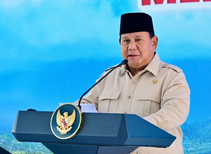 Menteri Nusron Dampingi Presiden Prabowo Resmikan 80.000 Koperasi Desa Merah Putih