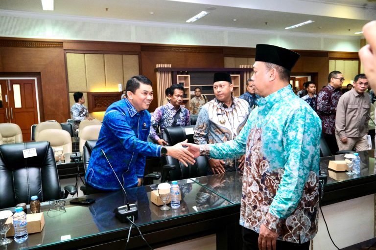 Ketua Komisi II DPR RI Apresiasi Langkah Konkret Kementerian ATR/BPN Berikan Kepastian Hak Atas Tanah Ulayat di Kalimantan Selatan