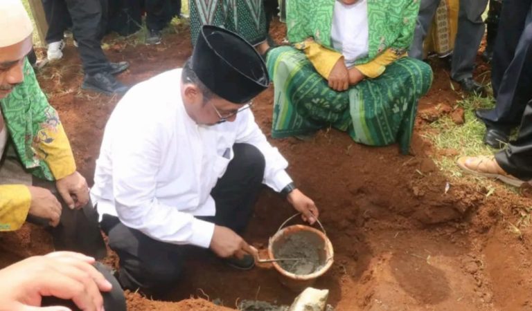 Bupati Sukabumi Letakkan Batu Pertama Pembangunan Gedung MUI
