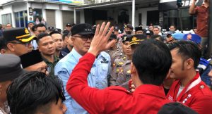 Mahasiswa Kepung Balai Kota, Tuntut Cabut Perwal Tunjangan DPRD