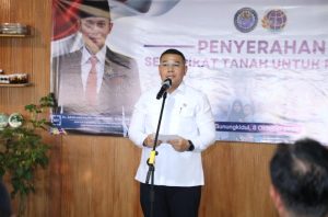 Dampingi Menko AHY Serahkan Sertipikat di Gunungkidul, Wamen Ossy: Ini Wujud Nyata Kolaborasi