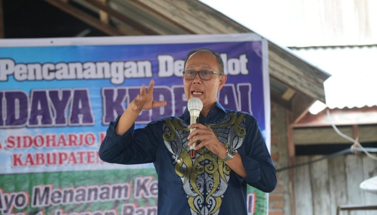 Kolaborasi Nyata Sukabumi–Gorontalo: Ayep Zaki Tanam Kedelai Bersama Petani Tolangohula