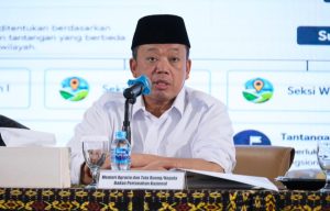 Beri Pengarahan Soal Layanan di Kanwil BPN Provinsi NTT, Menteri Nusron: Gunakan Sudut Pandang Masyarakat